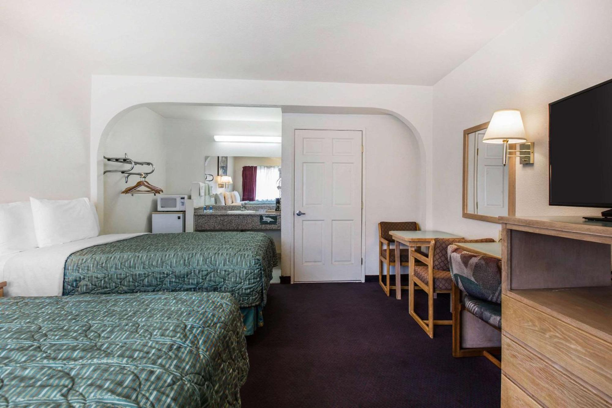 Rodeway Inn Beaumont Eksteriør bilde